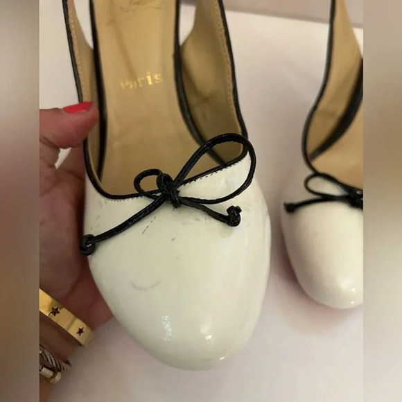 ! Christian Louboutin Cream Patent Leather Georgineta Pumps sz 40 - Picture 7 of 10